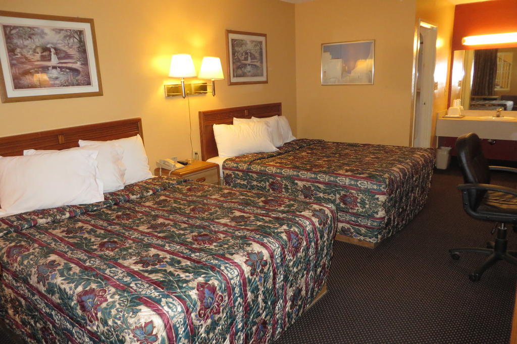 Economy Inn & Suites Joplin Quarto foto