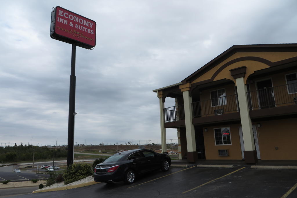 Economy Inn & Suites Joplin Exterior foto